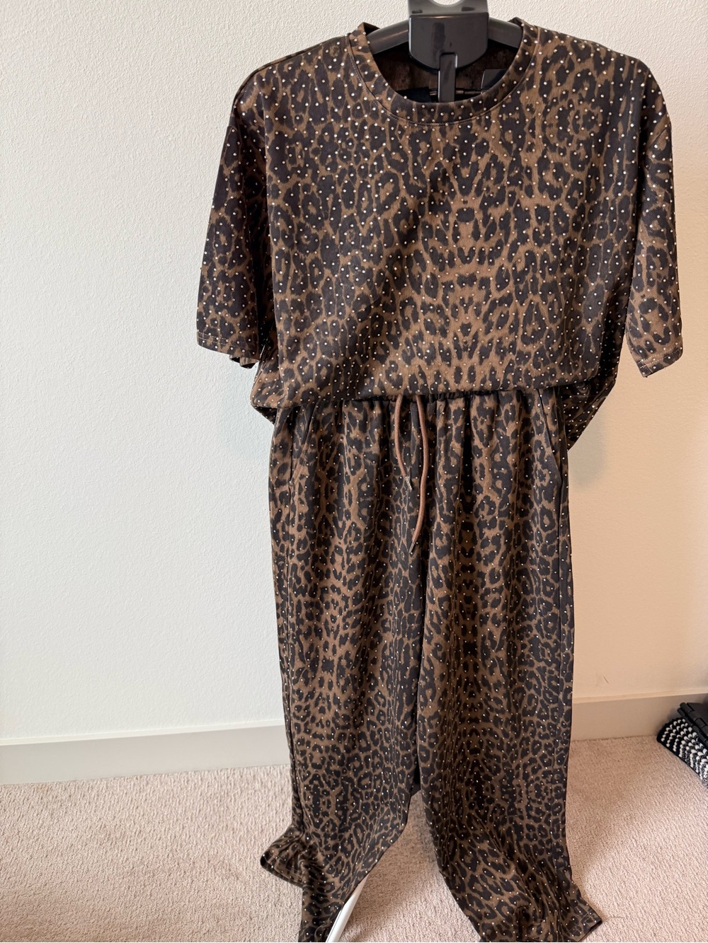 Leopard Print 2 piece set in Brown and Black with rhinestones - Picture 3 of 12